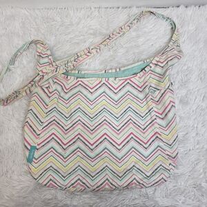 Thirty one chevron print crossbody cloth bag